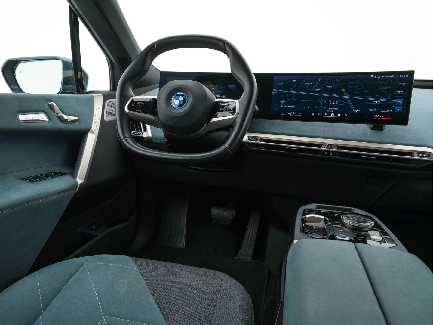 BMW iX xDrive40 Business Edition Plus 77 kWh [ 3-Fase ] {SOH-100%} (INCL-BTW) *PANO | HEAD-UP | TOPVIEW | MASSAGE | LASER-LIGHT | MEMORY-PACK | BOWERS&WILKINS | BLINDSPOT | WIDESCREEN-COCKPIT | HEATED-COMFORTSEATS | DAB | AMBIENTLIGHT | NAVI-FULLMAP | 20''AL