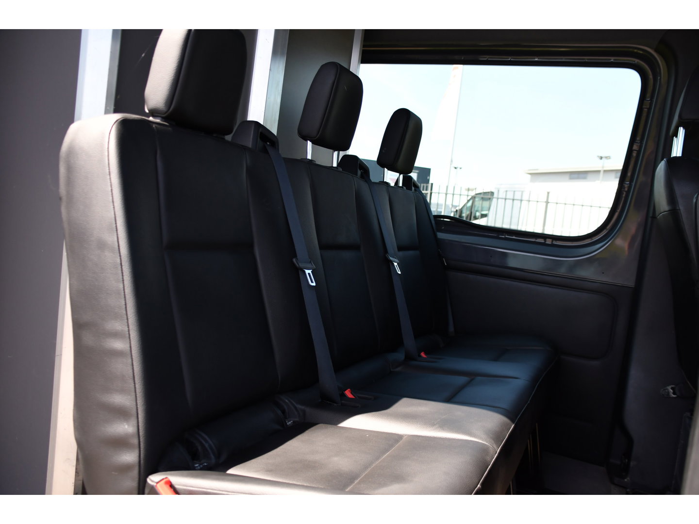 Mercedes-Benz Sprinter 317 1.9 CDI L2H2 DC PB Edition Camera, Cruise, Carplay, 170pk, LED, 3500kg Trekhaak, Automaat, Sensoren, Multimedia, Uniek!