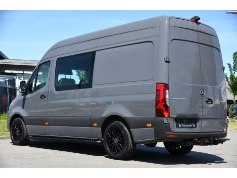 Mercedes-Benz Sprinter 317 1.9 CDI L2H2 DC PB Edition Camera, Cruise, Carplay, 170pk, LED, 3500kg Trekhaak, Automaat, Sensoren, Multimedia, Uniek!