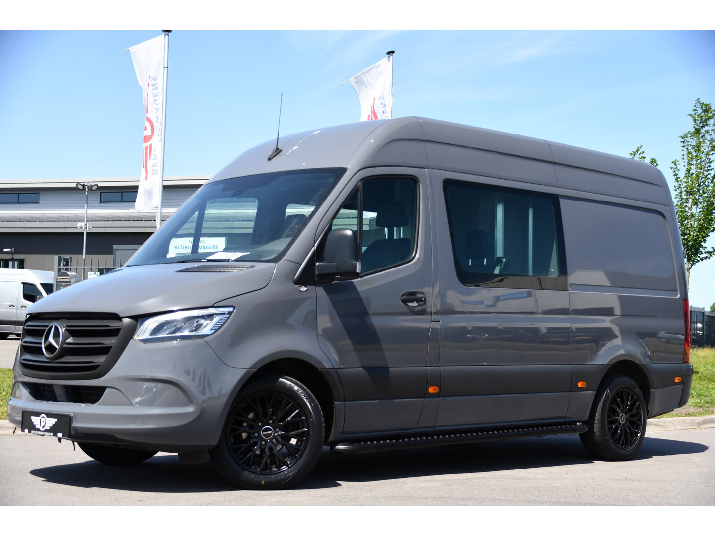 Mercedes-Benz Sprinter 317 1.9 CDI L2H2 DC PB Edition Camera, Cruise, Carplay, 170pk, LED, 3500kg Trekhaak, Automaat, Sensoren, Multimedia, Uniek!