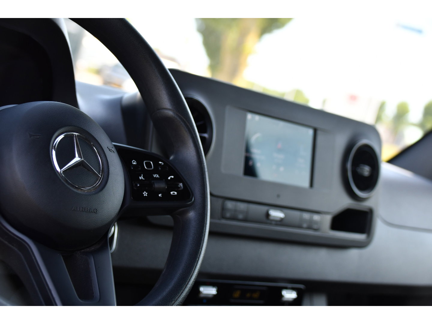 Mercedes-Benz Sprinter 317 1.9 CDI L2H2 DC PB Edition Camera, Cruise, Carplay, 170pk, LED, 3500kg Trekhaak, Automaat, Sensoren, Multimedia, Uniek!