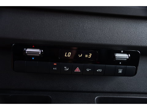Mercedes-Benz Sprinter 317 1.9 CDI L2H2 DC PB Edition Camera, Cruise, Carplay, 170pk, LED, 3500kg Trekhaak, Automaat, Sensoren, Multimedia, Uniek!