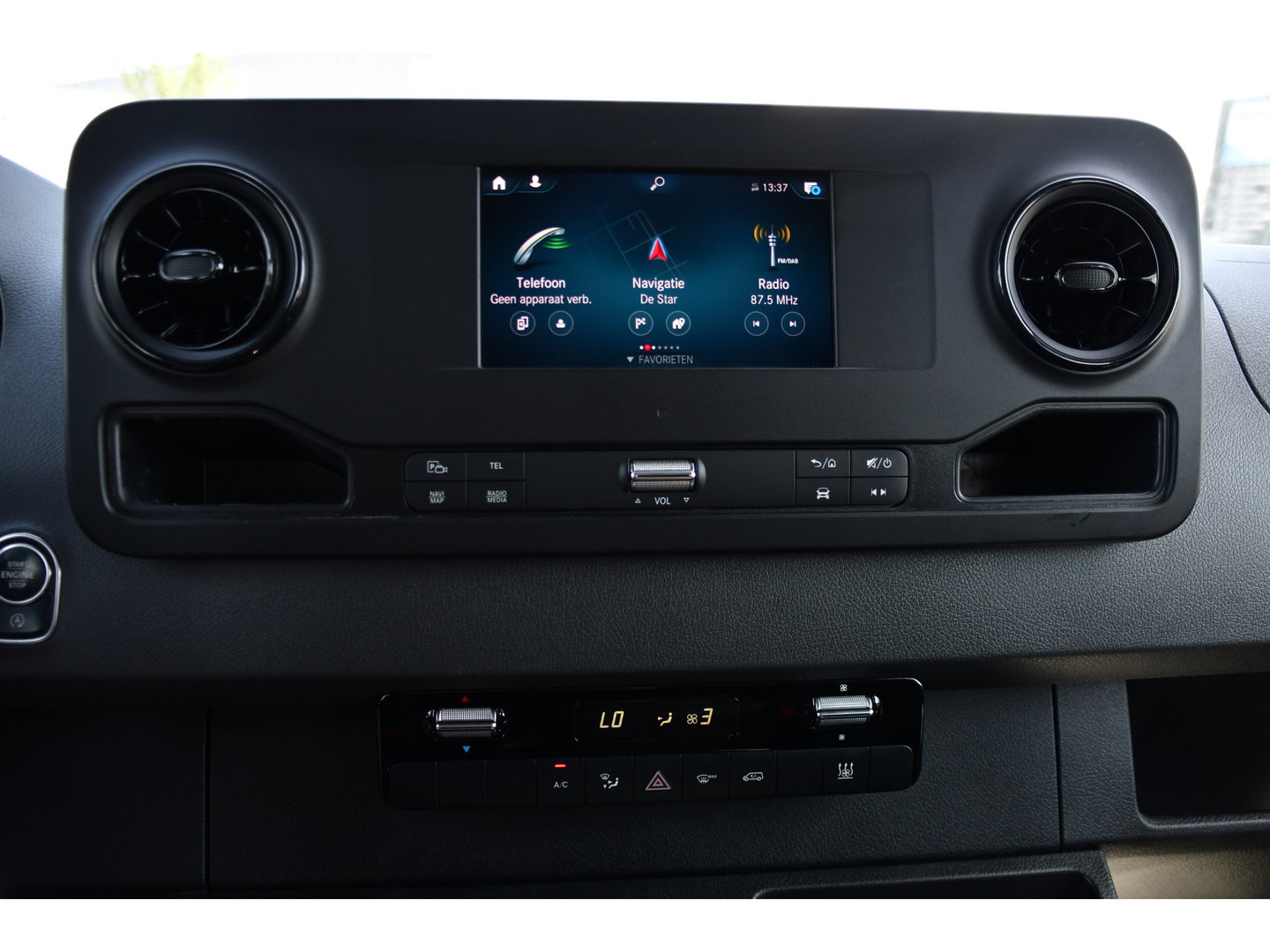 Mercedes-Benz Sprinter 317 1.9 CDI L2H2 DC PB Edition Camera, Cruise, Carplay, 170pk, LED, 3500kg Trekhaak, Automaat, Sensoren, Multimedia, Uniek!