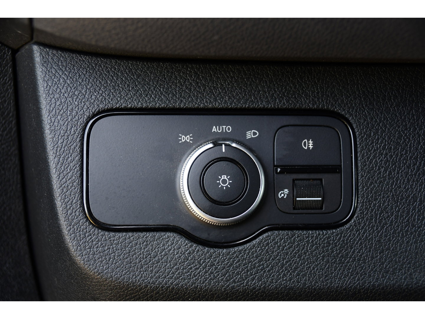 Mercedes-Benz Sprinter 317 1.9 CDI L2H2 DC PB Edition Camera, Cruise, Carplay, 170pk, LED, 3500kg Trekhaak, Automaat, Sensoren, Multimedia, Uniek!