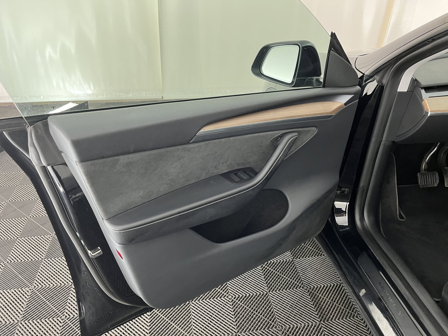 Tesla Model Y Long Range AWD 75 kWh [ 3-Fase ] {SOH-91%} (INCL.BTW)  Aut. *PANO | LEATHER | AUTO-PILOT | NAVI-FULLMAP | MATRIX-LED | KEYLESS | CAMERA | DAB+ | HEATED-COMFORTSEATS | PRIVACYGLASS | TOPVIEW*
