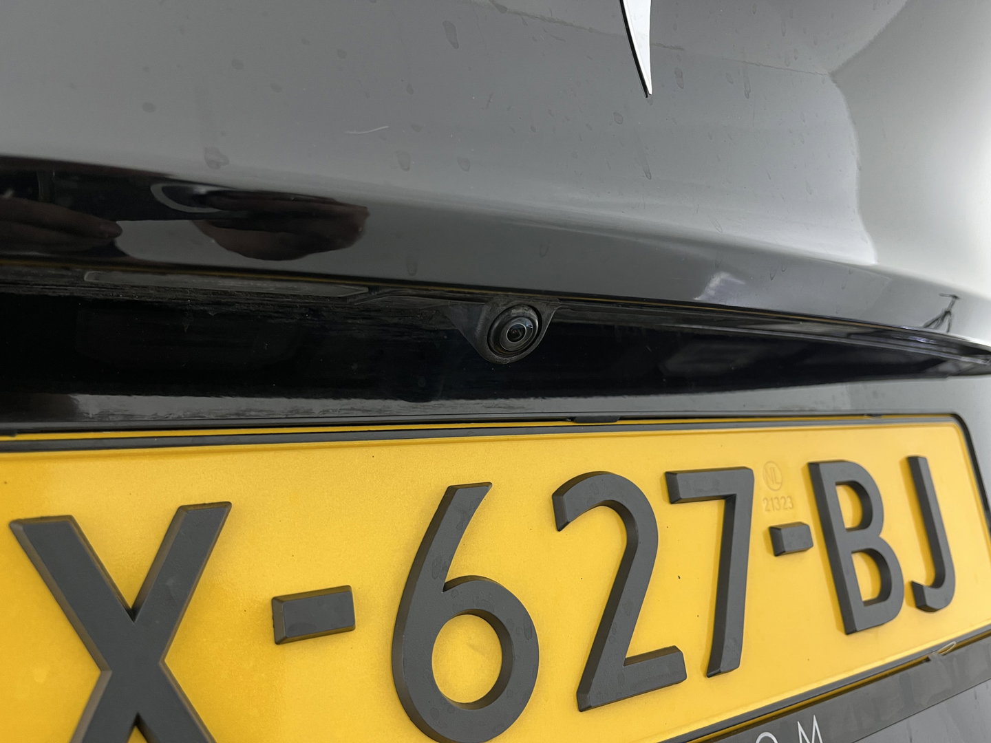 Tesla Model Y Long Range AWD 75 kWh [ 3-Fase ] {SOH-91%} (INCL.BTW)  Aut. *PANO | LEATHER | AUTO-PILOT | NAVI-FULLMAP | MATRIX-LED | KEYLESS | CAMERA | DAB+ | HEATED-COMFORTSEATS | PRIVACYGLASS | TOPVIEW*