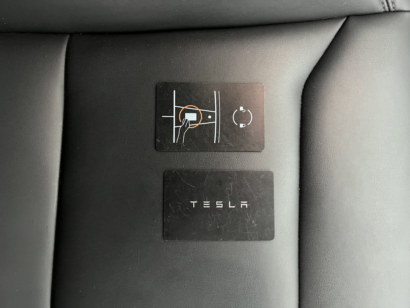 Tesla Model Y Long Range AWD 75 kWh [ 3-Fase ] {SOH-91%} (INCL.BTW)  Aut. *PANO | LEATHER | AUTO-PILOT | NAVI-FULLMAP | MATRIX-LED | KEYLESS | CAMERA | DAB+ | HEATED-COMFORTSEATS | PRIVACYGLASS | TOPVIEW*