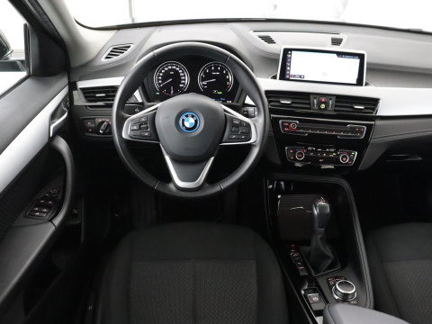 BMW X2 xDrive25e Executive | SOH 88% | Camera | Navigatie | Full LED | Park Assist | Climate control | Bluetooth | Cruise control | 18'' lichtmetalen velgen | PHEV | Plug In