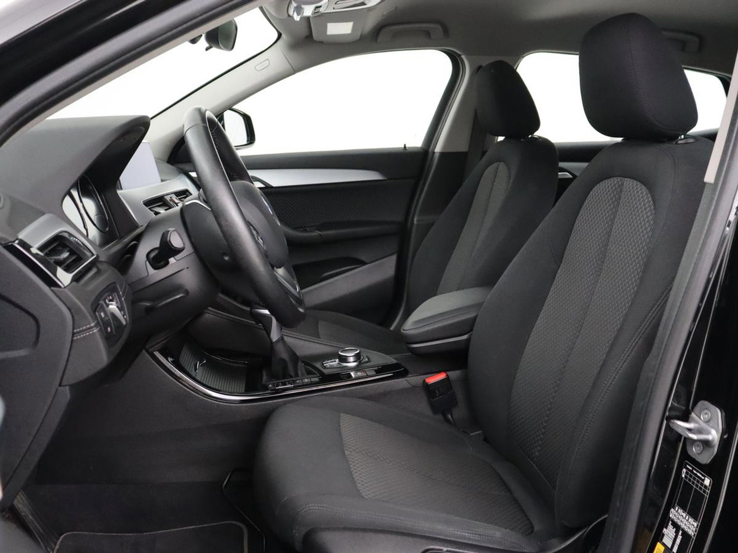 BMW X2 xDrive25e Executive | SOH 88% | Camera | Navigatie | Full LED | Park Assist | Climate control | Bluetooth | Cruise control | 18'' lichtmetalen velgen | PHEV | Plug In