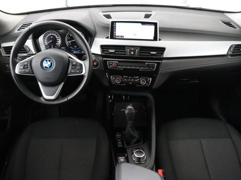 BMW X2 xDrive25e Executive | SOH 88% | Camera | Navigatie | Full LED | Park Assist | Climate control | Bluetooth | Cruise control | 18'' lichtmetalen velgen | PHEV | Plug In