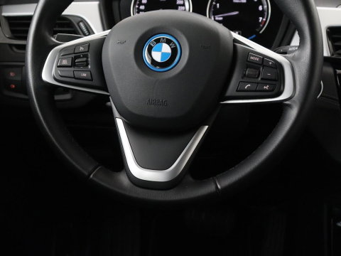 BMW X2 xDrive25e Executive | SOH 88% | Camera | Navigatie | Full LED | Park Assist | Climate control | Bluetooth | Cruise control | 18'' lichtmetalen velgen | PHEV | Plug In