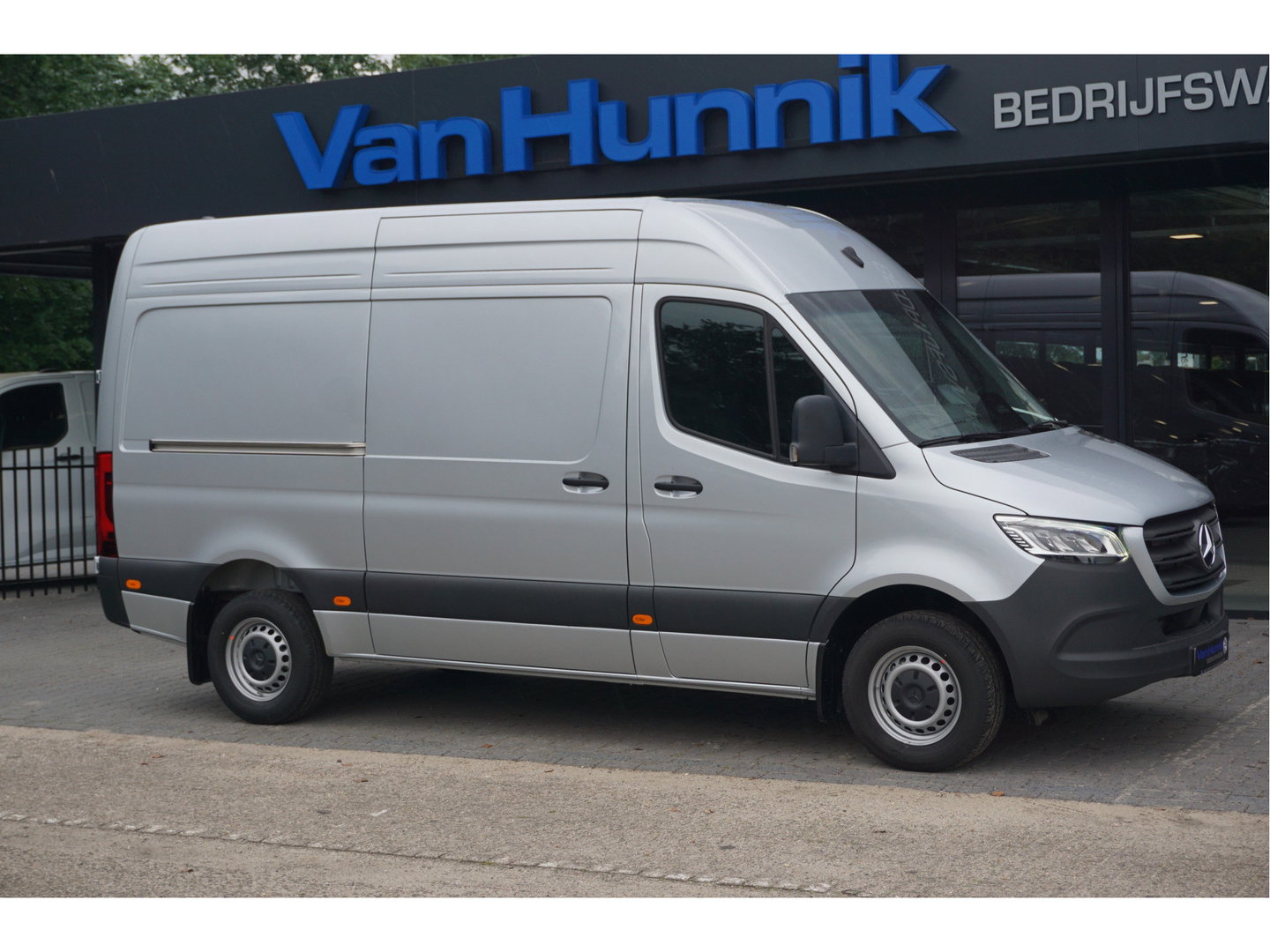 Mercedes-Benz Sprinter 317CDI Pro L2H2 BPM VRIJ!! 10.25" Mbux Cam, Gev. Stoel, 3.5T Trekgewicht, LED!! NR. A