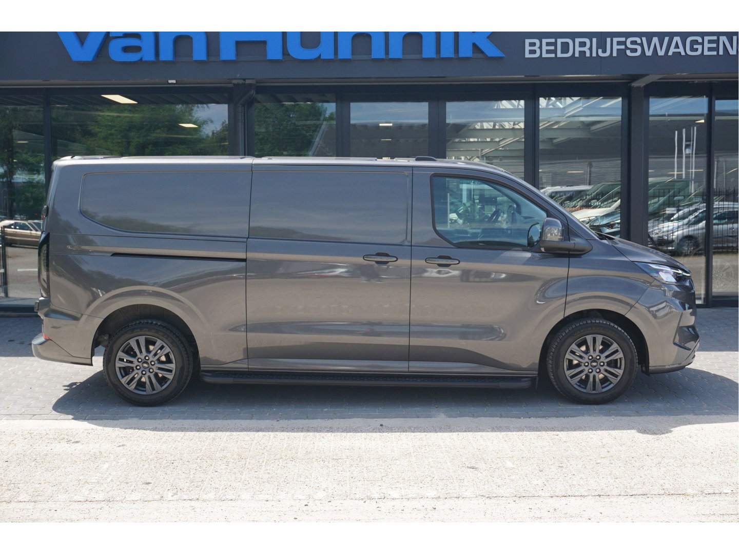 Ford Transit Custom 300L 170PK Aut. Limited BPM VRIJ!! 13" Navi, Adap. Cruise, Leder, Trekhaak, 17" LM, LED!! NR.