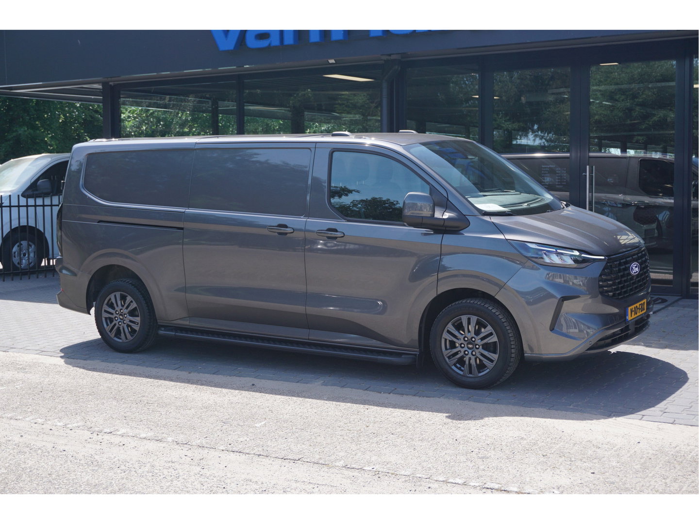 Ford Transit Custom 300L 170PK Aut. Limited BPM VRIJ!! 13" Navi, Adap. Cruise, Leder, Trekhaak, 17" LM, LED!! NR.