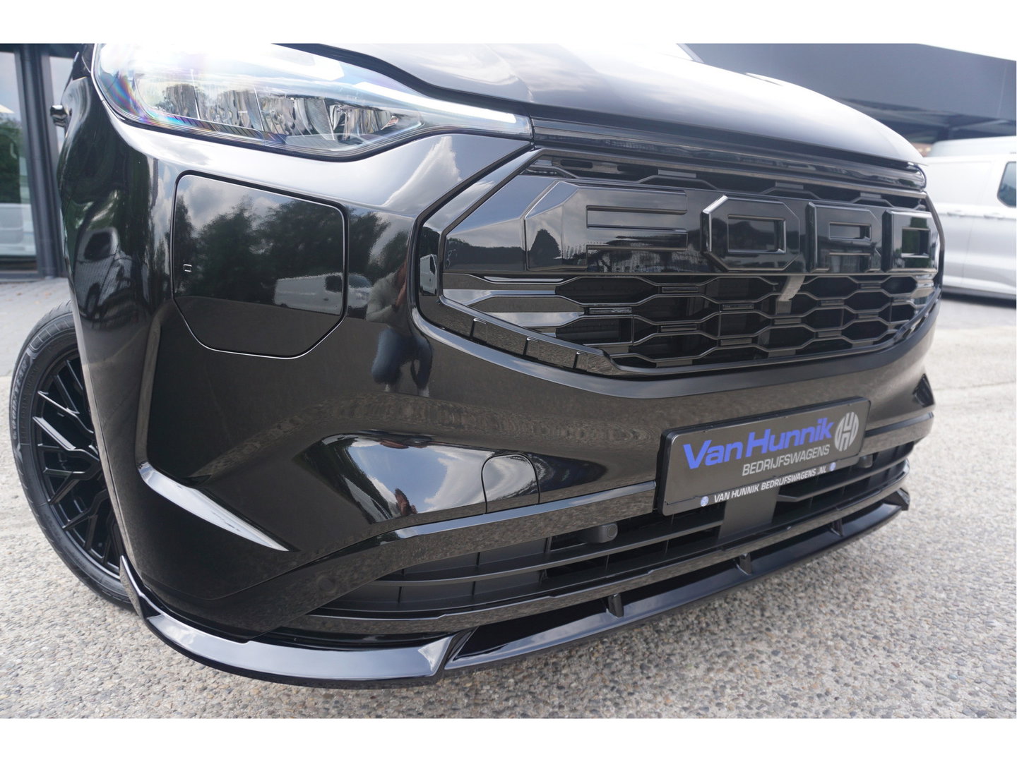 Ford Transit Custom 320L 2.5 PHEV 233PK Dubbel Cabine JWR BLACK PRIJS INCL. BPM !! 13" Navi, Adap. Cruise, Camera, 19" LM, Trekhaak!! NR. HYBDCB