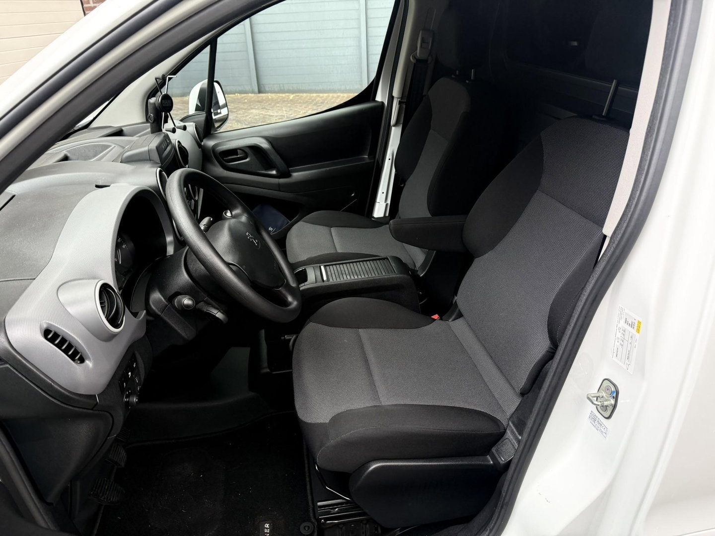 Peugeot Partner 122 1.6 BlueHDi 100 L2 Pro S&S 40648 km nap camera airco cruise