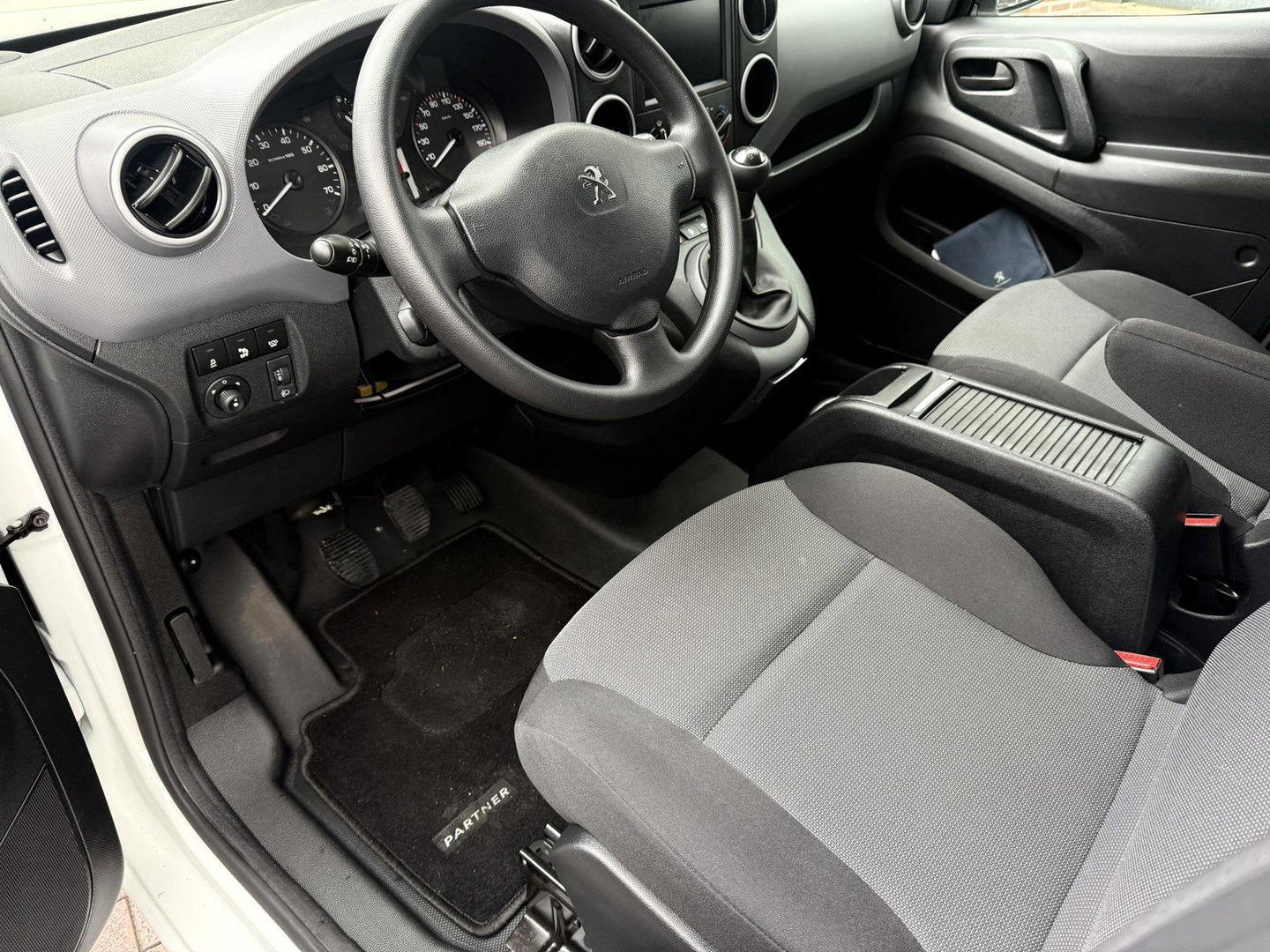Peugeot Partner 122 1.6 BlueHDi 100 L2 Pro S&S 40648 km nap camera airco cruise