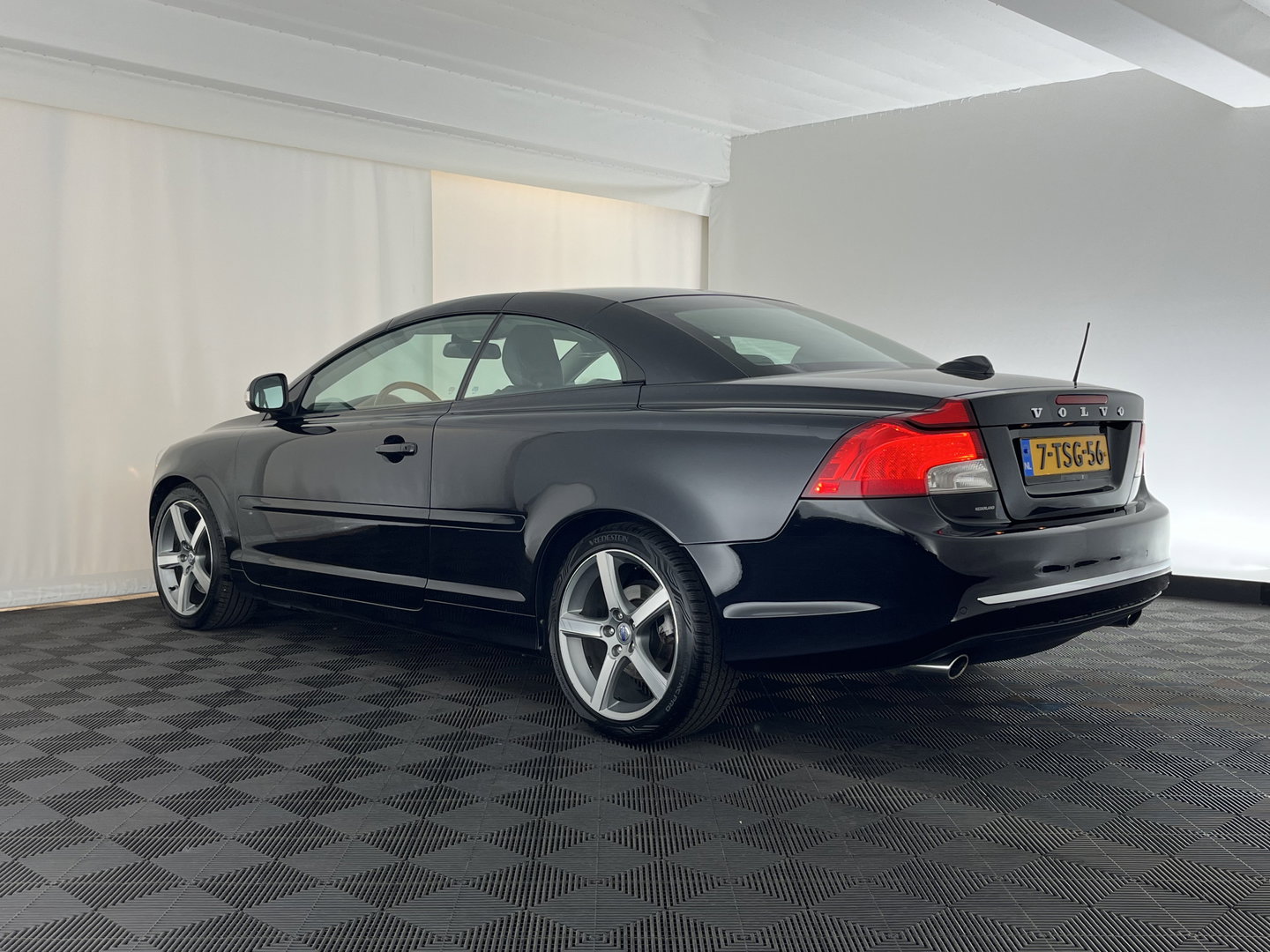 Volvo C70 Convertible 2.0 D3 Summum Plus Line Aut *LEATHER | XENON | MEMORY-PACK | CRUISE | PDC | TOWBAR | AIRSCARF | NAVI-FULLMAP | HEATED-COMFORTSEATS | 18''ALU*