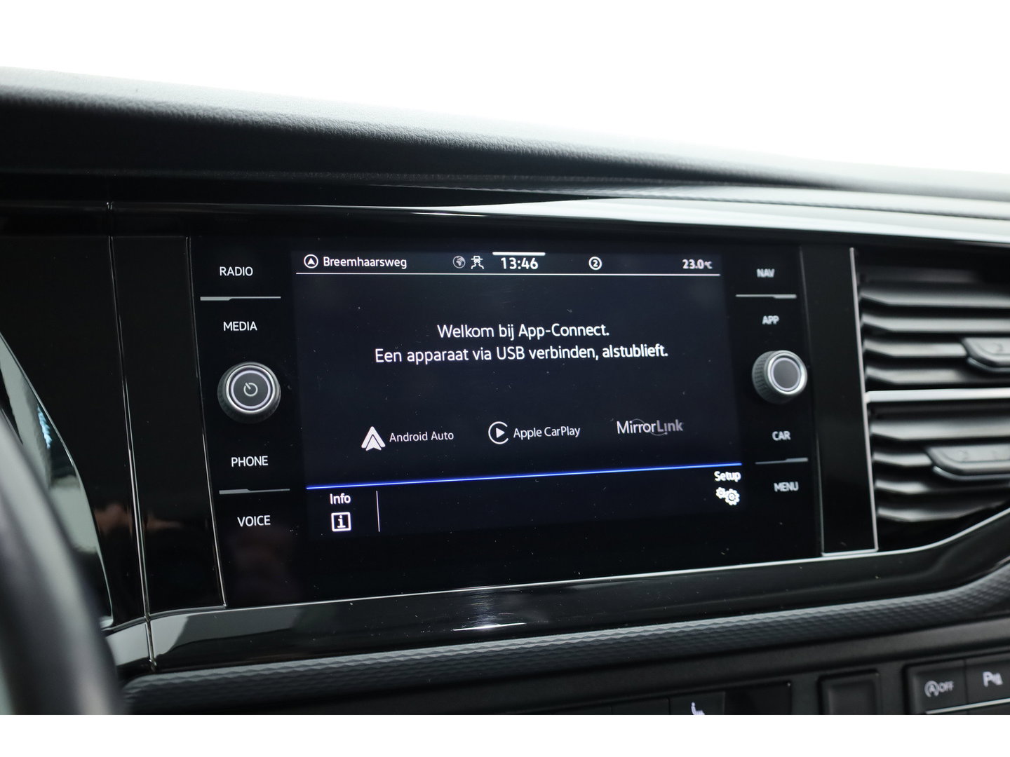 Volkswagen Transporter 2.0 TDI-204pk L2H1 | 4Motion | Automaat | Standkachel | Adapt.Cruise | Camera | Digitaal Cockpit | Navi | Carplay