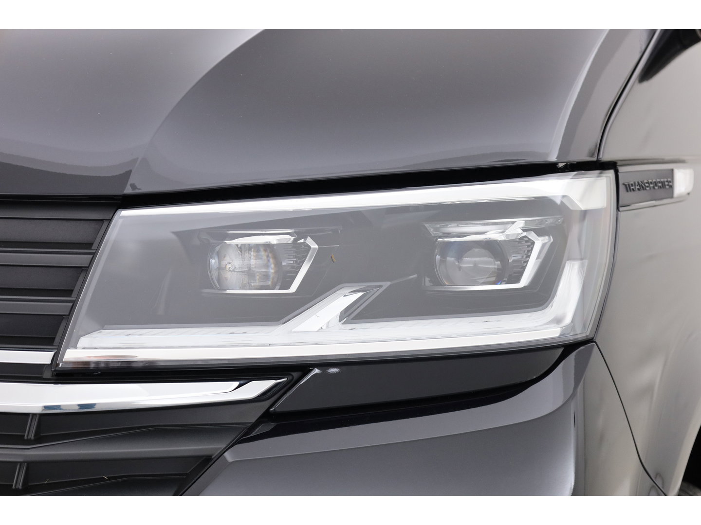 Volkswagen Transporter 2.0 TDI-204pk L2H1 | 4Motion | Automaat | Standkachel | Adapt.Cruise | Camera | Digitaal Cockpit | Navi | Carplay