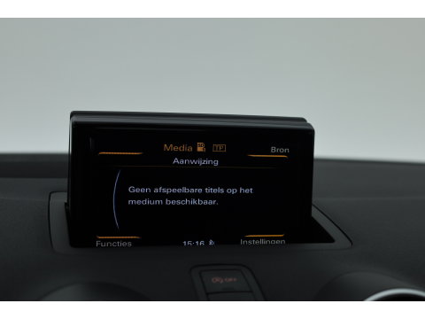 Audi A1 Sportback 1.0 TFSI S-Line | Navi | Bluetooth | Stoelverw. | Licht/- Regensensor | All Seasons | 17''