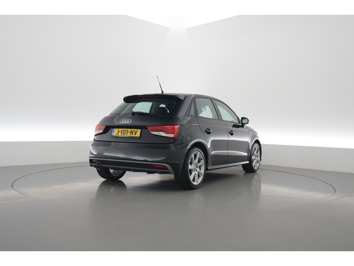 Audi A1 Sportback 1.0 TFSI S-Line | Navi | Bluetooth | Stoelverw. | Licht/- Regensensor | All Seasons | 17''