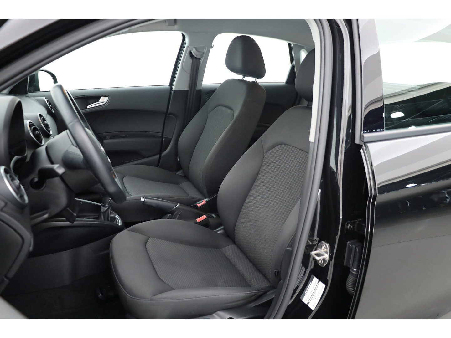Audi A1 Sportback 1.0 TFSI S-Line | Navi | Bluetooth | Stoelverw. | Licht/- Regensensor | All Seasons | 17''
