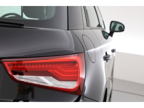 Audi A1 Sportback 1.0 TFSI S-Line | Navi | Bluetooth | Stoelverw. | Licht/- Regensensor | All Seasons | 17''