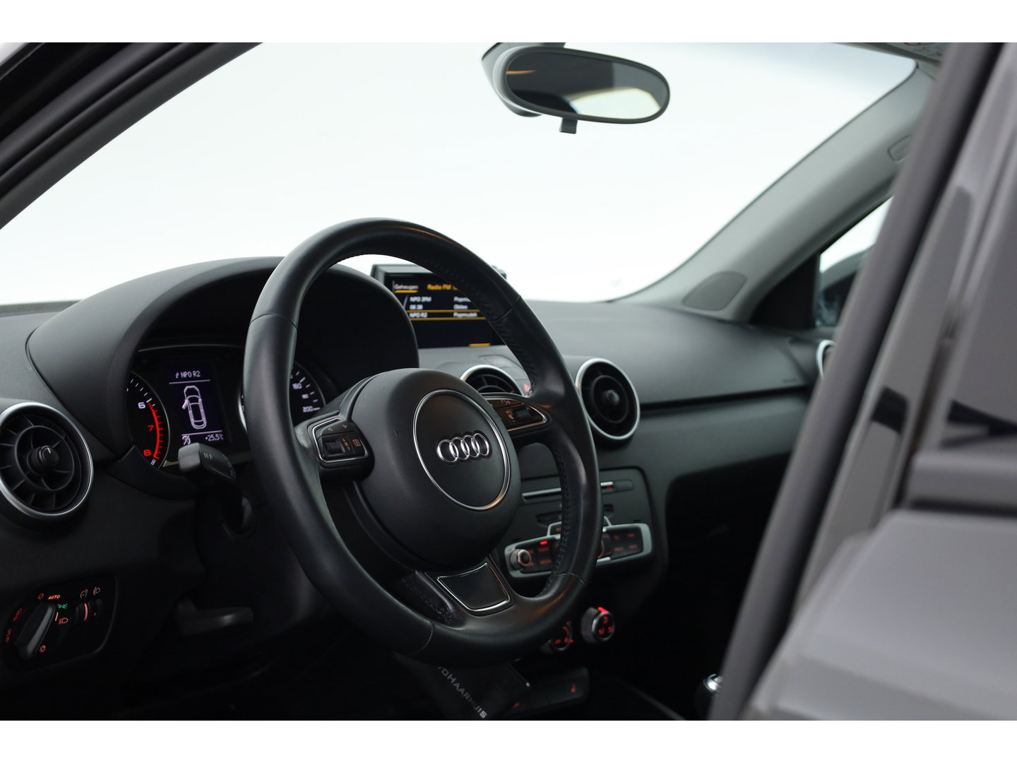 Audi A1 Sportback 1.0 TFSI S-Line | Navi | Bluetooth | Stoelverw. | Licht/- Regensensor | All Seasons | 17''