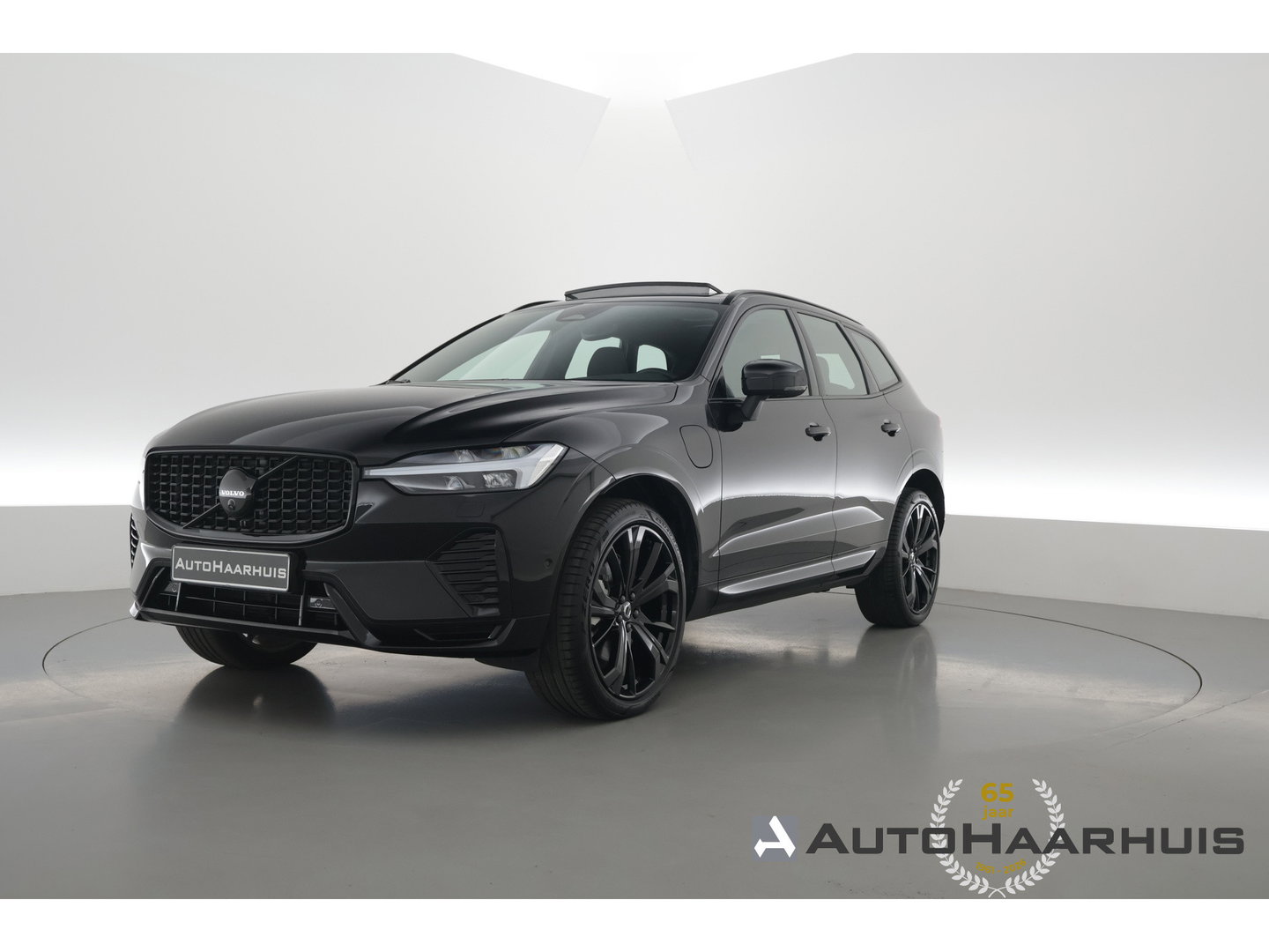 Volvo XC60 T6 PHEV Ultra Black Edition | Pano | HUD | Elek. Trekhaak | Memory Seats | 360cam | Adapt. Cruise | 21'' | Google Info. x