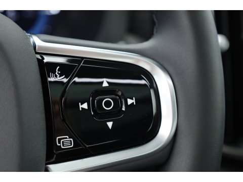Volvo XC60 T6 PHEV Ultra Black Edition | Pano | HUD | Elek. Trekhaak | Memory Seats | 360cam | Adapt. Cruise | 21'' | Google Info. x