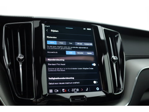 Volvo XC60 T6 PHEV Ultra Black Edition | Pano | HUD | Elek. Trekhaak | Memory Seats | 360cam | Adapt. Cruise | 21'' | Google Info. x