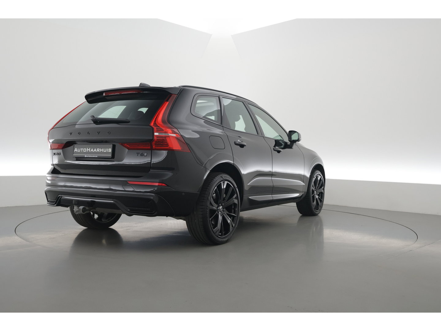 Volvo XC60 T6 PHEV Ultra Black Edition | Pano | HUD | Elek. Trekhaak | Memory Seats | 360cam | Adapt. Cruise | 21'' | Google Info. x
