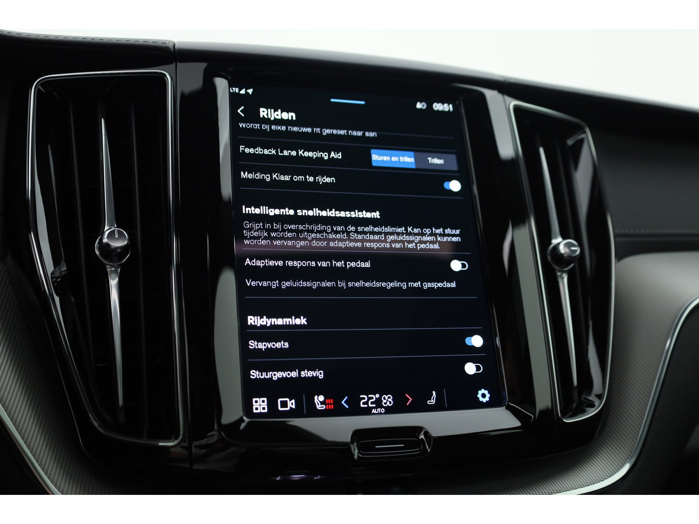 Volvo XC60 T6 PHEV Ultra Black Edition | Pano | HUD | Elek. Trekhaak | Memory Seats | 360cam | Adapt. Cruise | 21'' | Google Info. x