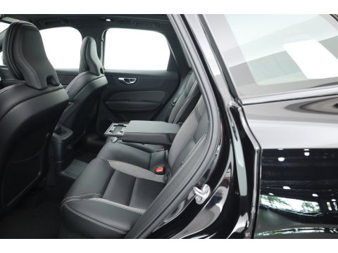 Volvo XC60 T6 PHEV Ultra Black Edition | Pano | HUD | Elek. Trekhaak | Memory Seats | 360cam | Adapt. Cruise | 21'' | Google Info. x