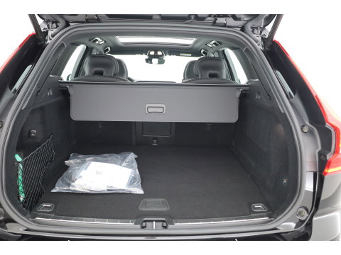 Volvo XC60 T6 PHEV Ultra Black Edition | Pano | HUD | Elek. Trekhaak | Memory Seats | 360cam | Adapt. Cruise | 21'' | Google Info. x