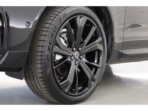 Volvo XC60 T6 PHEV Ultra Black Edition | Pano | HUD | Elek. Trekhaak | Memory Seats | 360cam | Adapt. Cruise | 21'' | Google Info. x