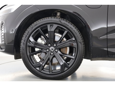 Volvo XC60 T6 PHEV Ultra Black Edition | Pano | HUD | Elek. Trekhaak | Memory Seats | 360cam | Adapt. Cruise | 21'' | Google Info. x