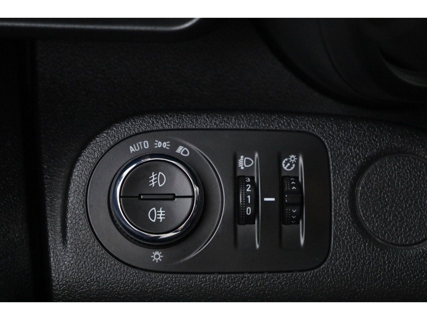 Opel Combo 1.5D L1H1 Innovation Automaat | Cruise Ctrl. | Camera | Apple CarPlay | Navi | Dodehoekdet.