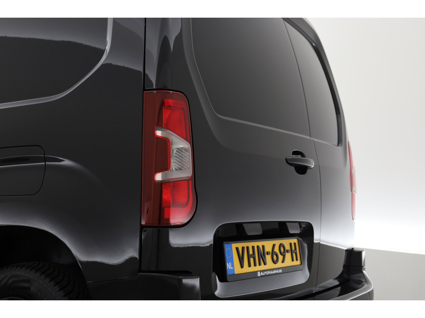 Opel Combo 1.5D L1H1 Innovation Automaat | Cruise Ctrl. | Camera | Apple CarPlay | Navi | Dodehoekdet.