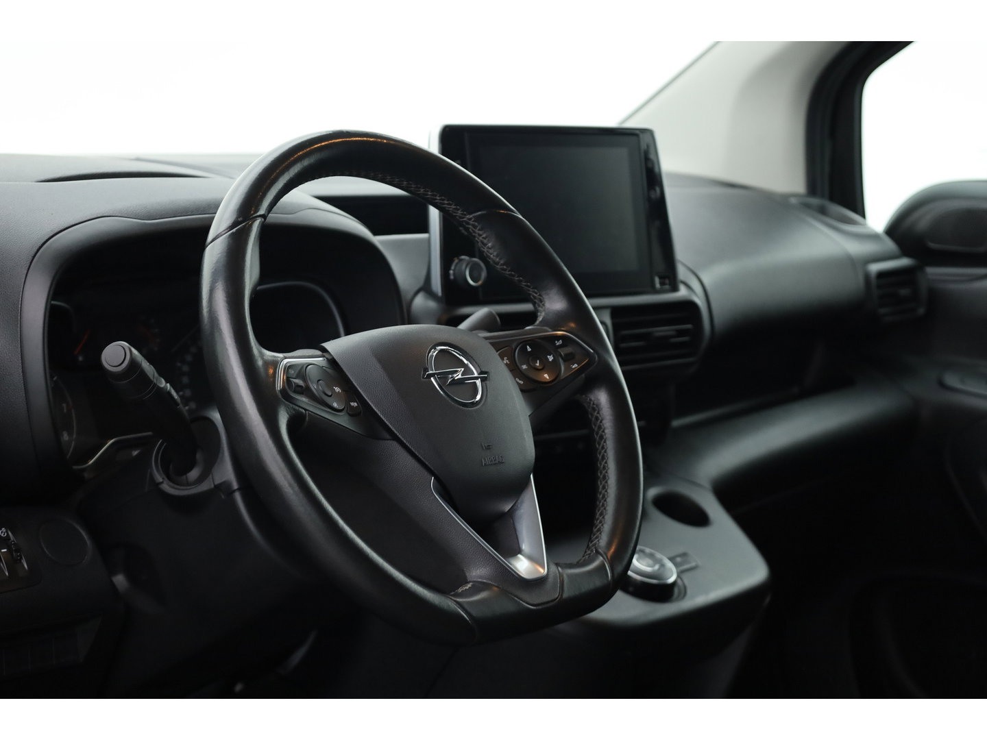 Opel Combo 1.5D L1H1 Innovation Automaat | Cruise Ctrl. | Camera | Apple CarPlay | Navi | Dodehoekdet.
