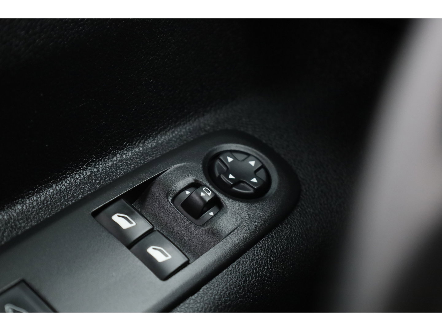 Opel Combo 1.5D L1H1 Innovation Automaat | Cruise Ctrl. | Camera | Apple CarPlay | Navi | Dodehoekdet.