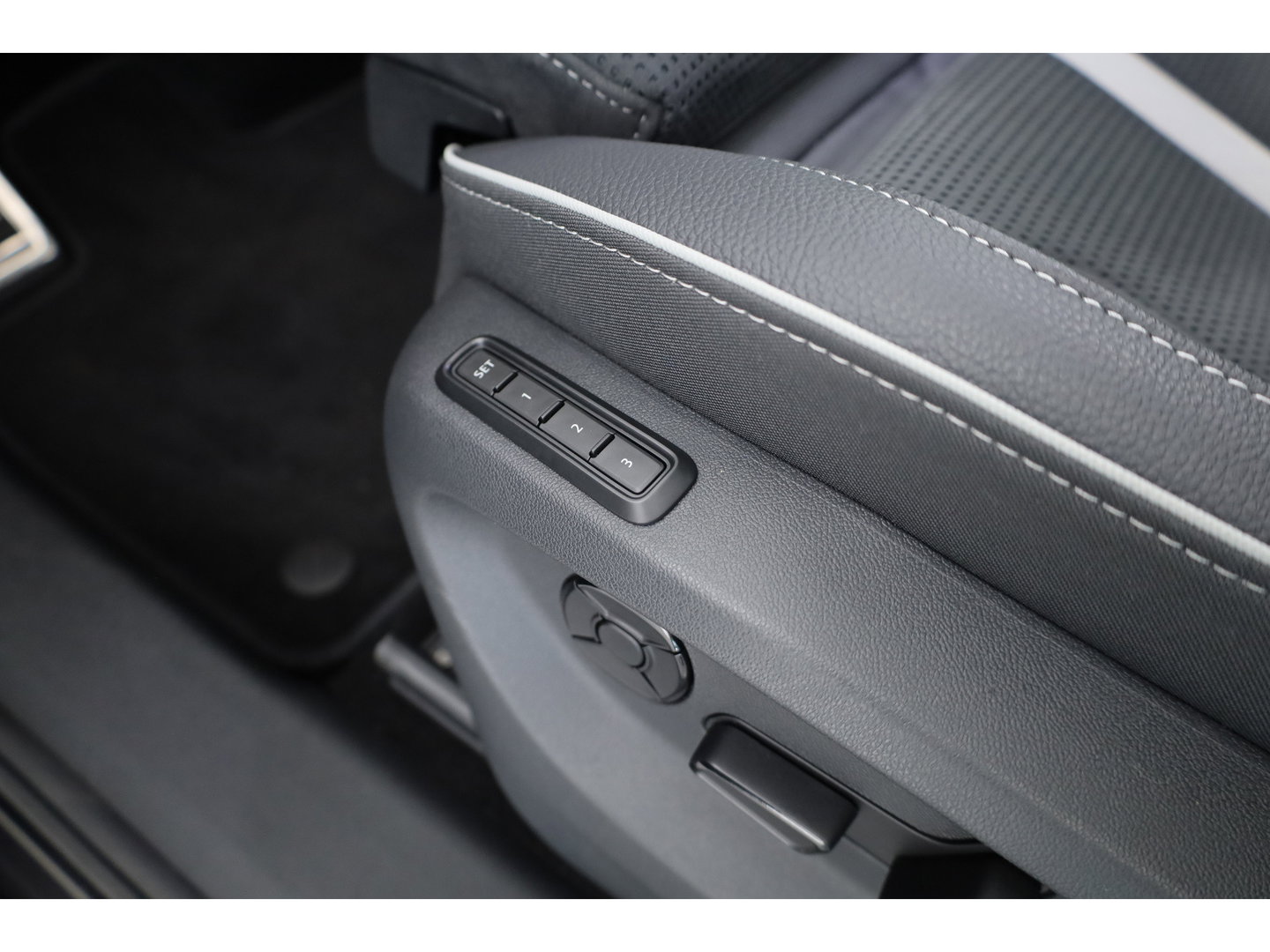 Škoda Kodiaq 1.5 TSI PHEV Sportline Business | Pano | Elek. Trekhaak | Memory Seat | Stoel-Stuurverw. | Keyless | Adapt. Cruise | Apple CarPlay