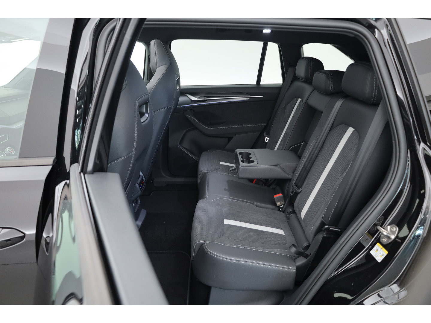 Škoda Kodiaq 1.5 TSI PHEV Sportline Business | Pano | Elek. Trekhaak | Memory Seat | Stoel-Stuurverw. | Keyless | Adapt. Cruise | Apple CarPlay