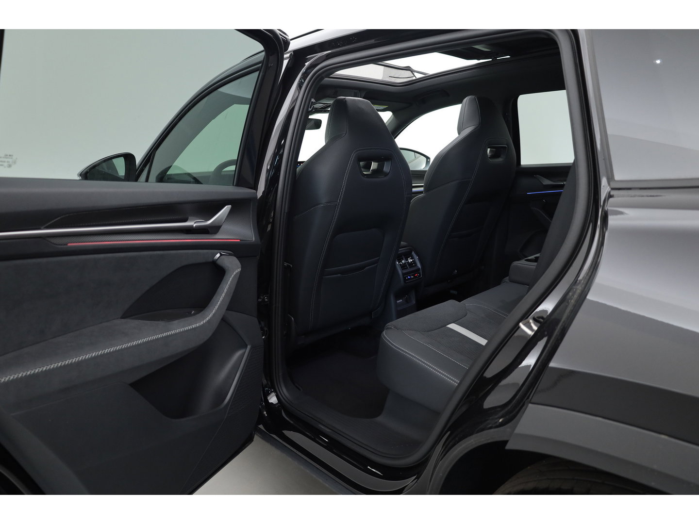 Škoda Kodiaq 1.5 TSI PHEV Sportline Business | Pano | Elek. Trekhaak | Memory Seat | Stoel-Stuurverw. | Keyless | Adapt. Cruise | Apple CarPlay