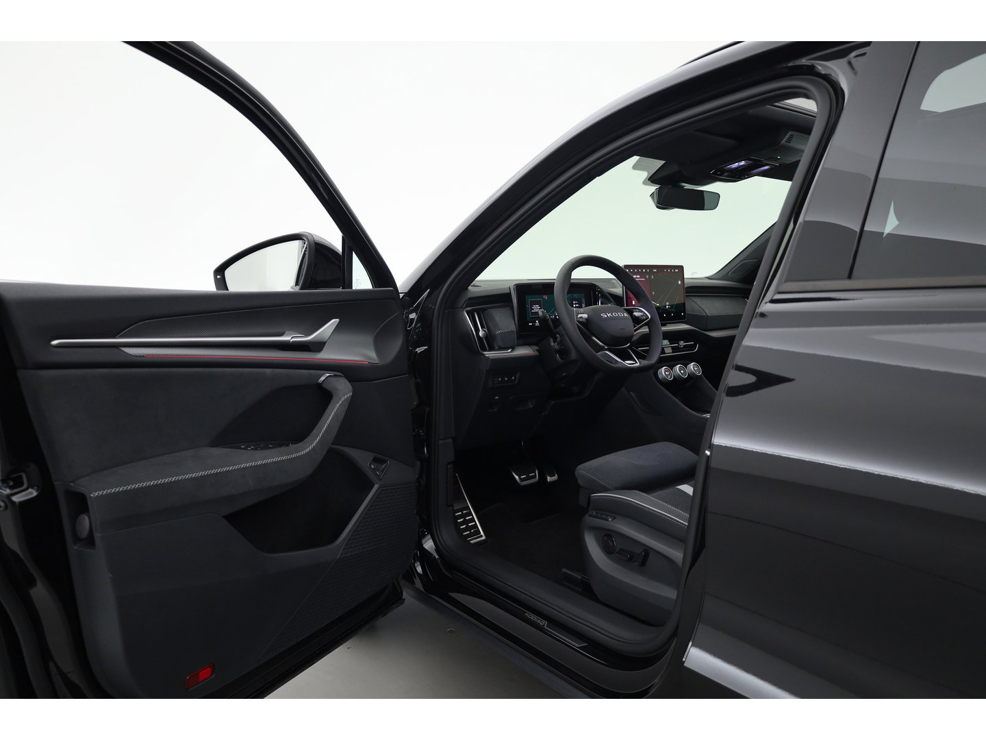 Škoda Kodiaq 1.5 TSI PHEV Sportline Business | Pano | Elek. Trekhaak | Memory Seat | Stoel-Stuurverw. | Keyless | Adapt. Cruise | Apple CarPlay