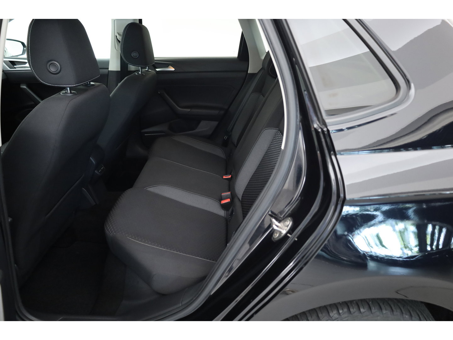 Volkswagen Polo 1.0 TSI Highline | Adapt. Cruise | Stoelverw. | Apple CarPlay & Android Auto | PDC V+A | Navi |