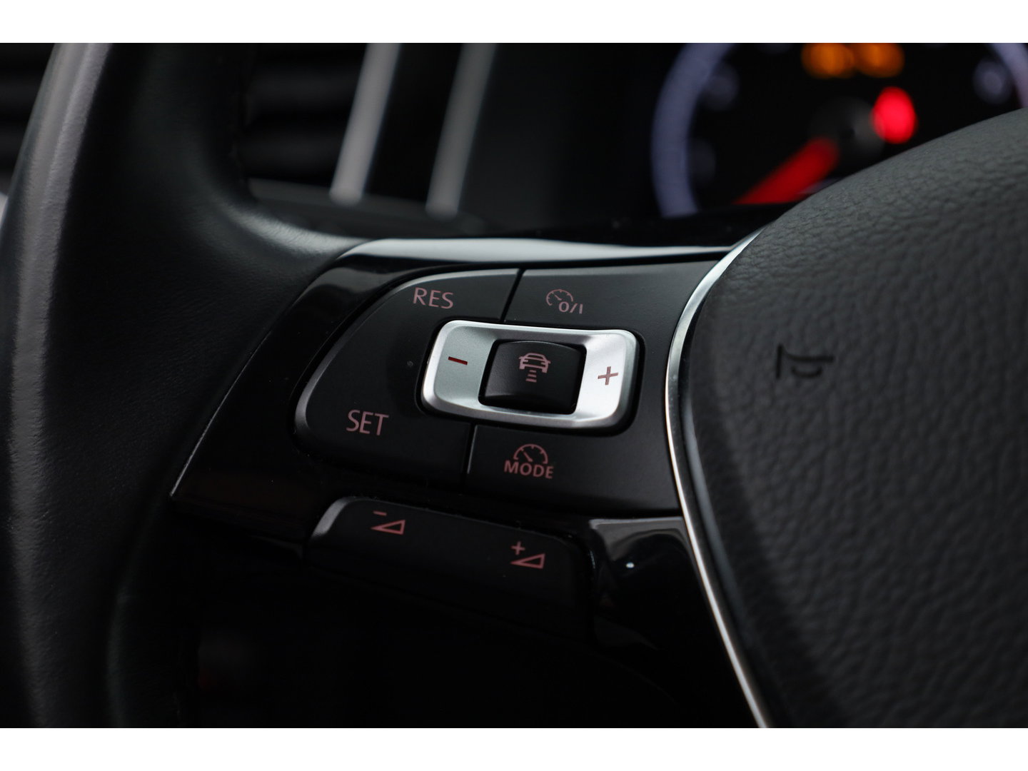Volkswagen Polo 1.0 TSI Highline | Adapt. Cruise | Stoelverw. | Apple CarPlay & Android Auto | PDC V+A | Navi |
