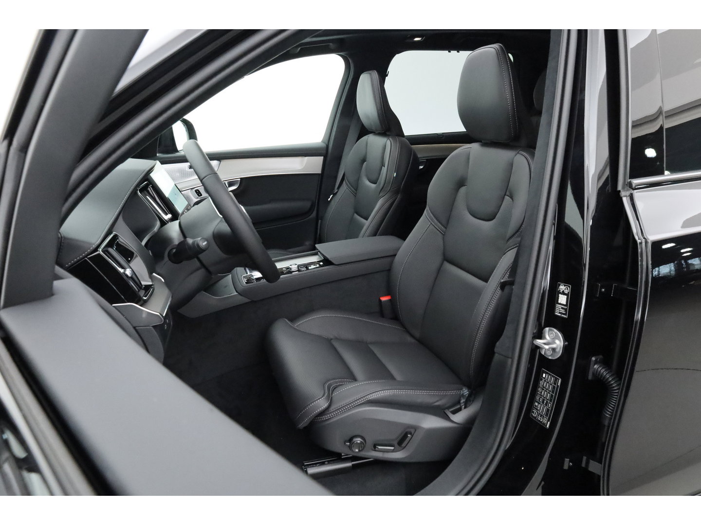 Volvo XC90 2.0 T8 Ultra Black Edition Executive | luchtvering | Trekhaak | Bowers & Wilkins | Massage | Zwarte hemel | Blis | ACC | Pano| 360 Camera |
