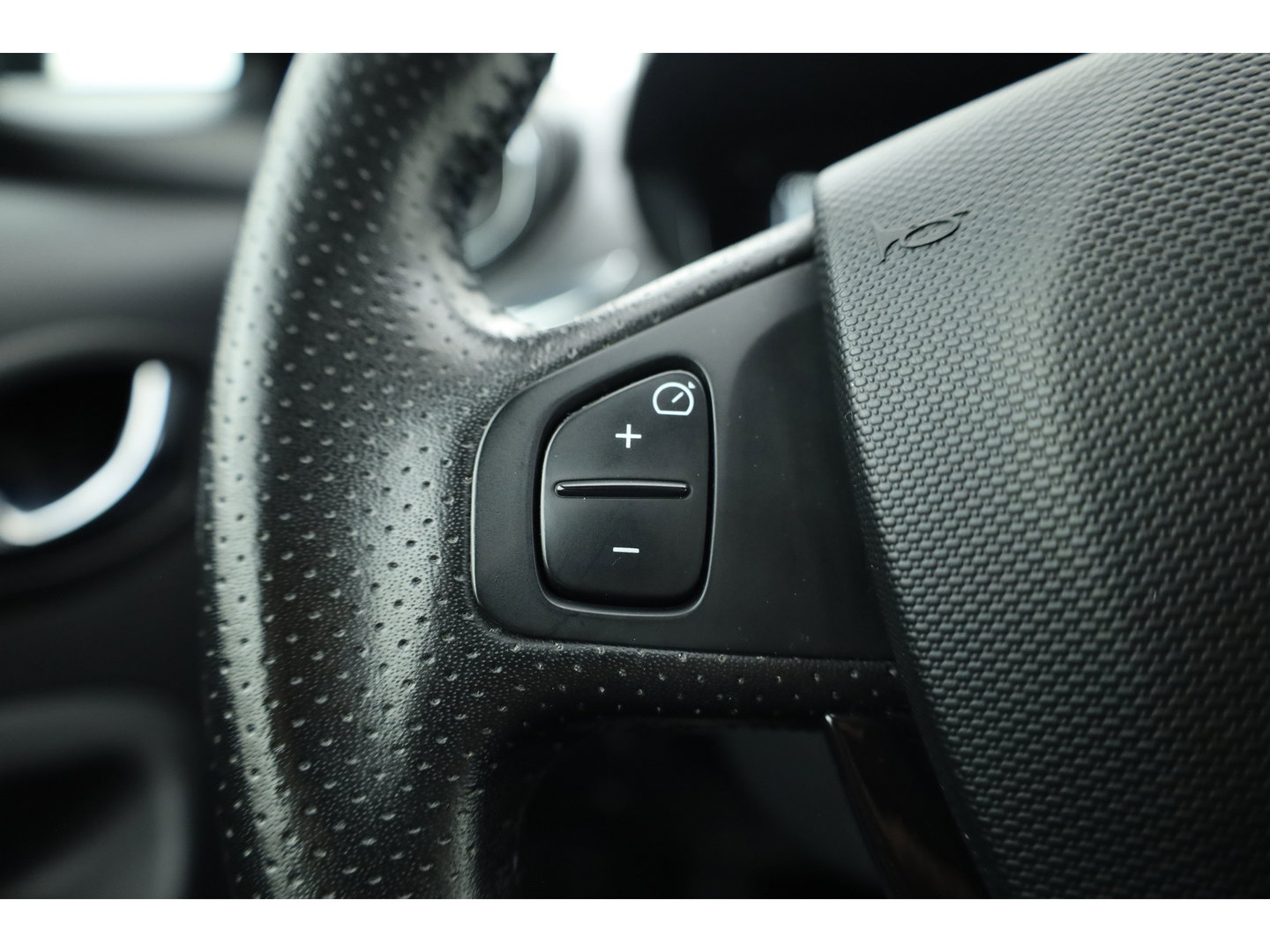 Renault ZOE R110 Iconic 41 kWh | Cruise Control | Bose Audio | Camera + PDC A | Stoelverw. | Navi | Keyless x